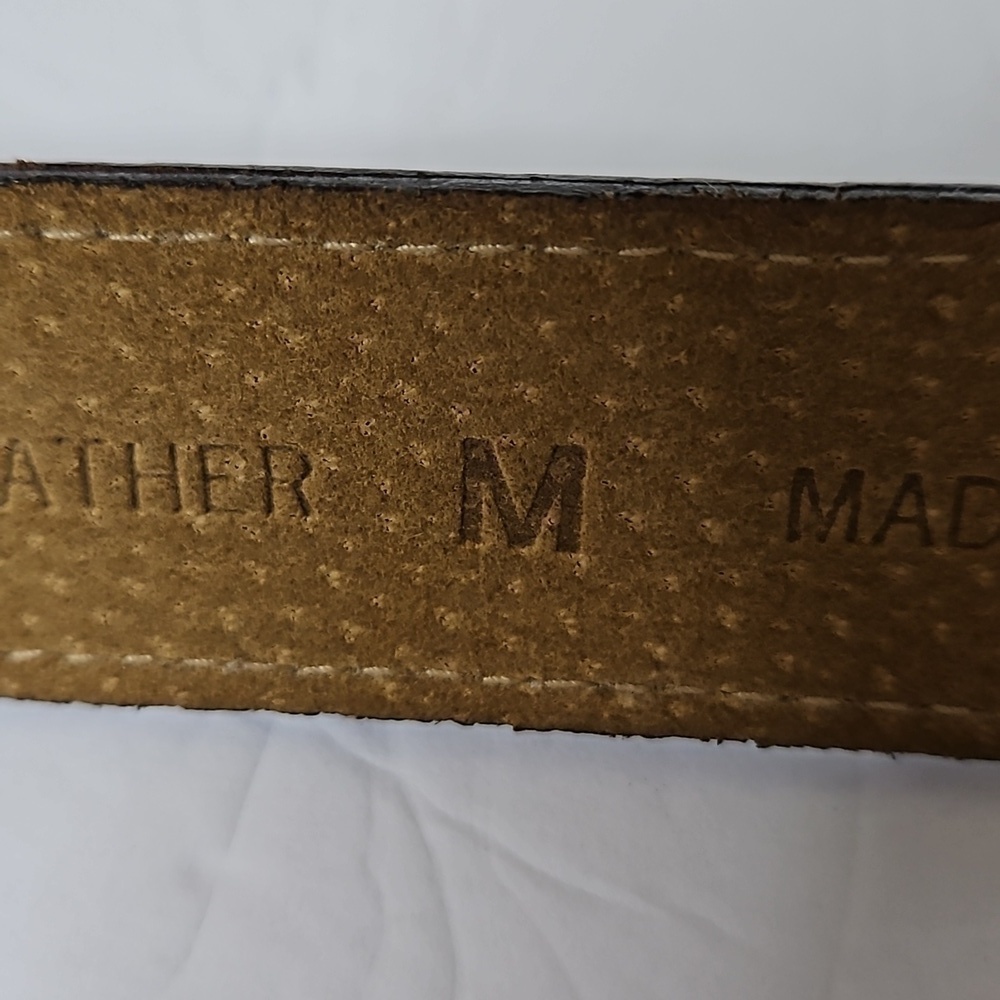 Italian Embossed Leather Belt size M Brown Brass accent hardware   Pre-owned - Picture 7 of 10